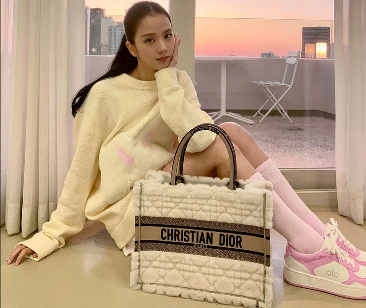 Jisso in dior cruise tote